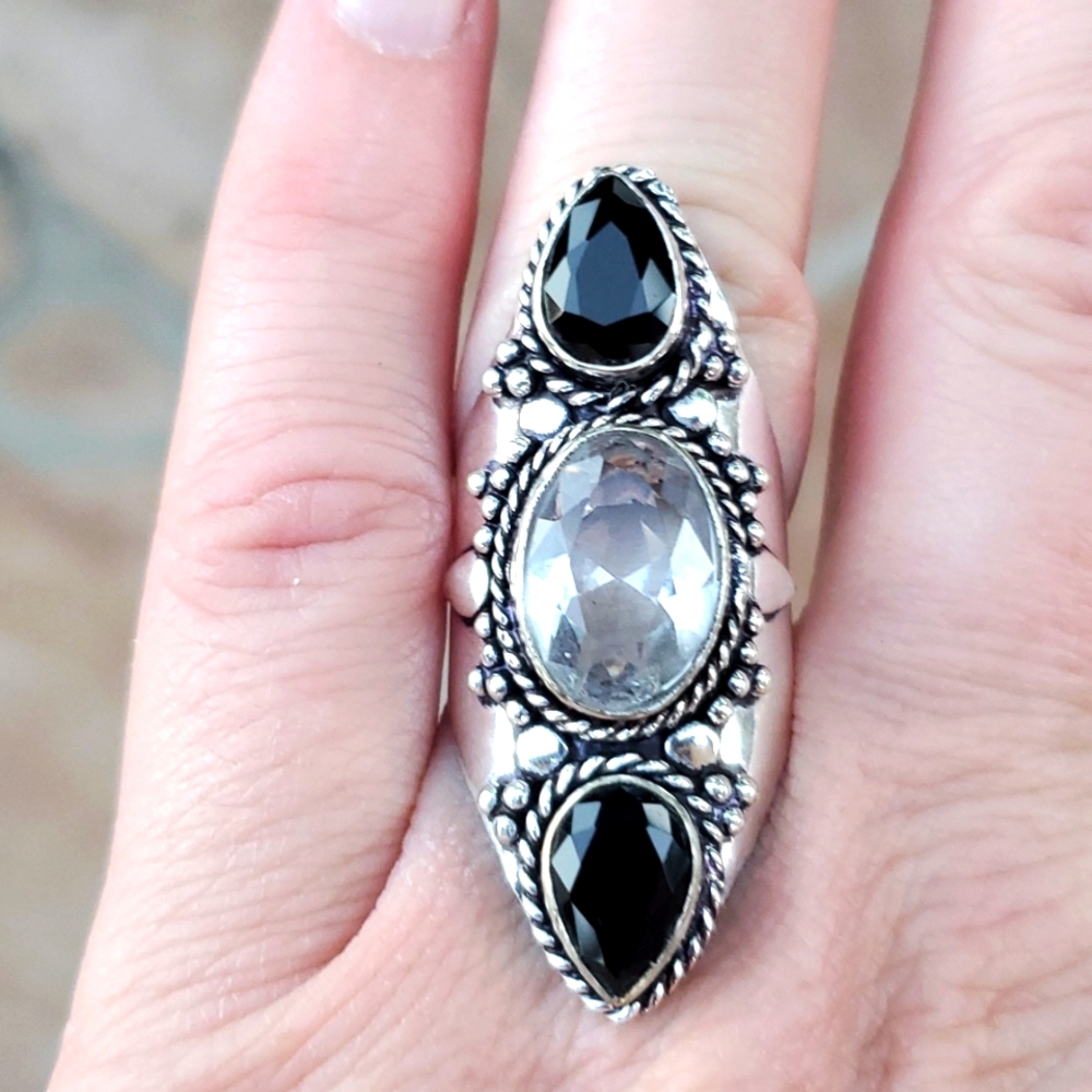 New White Topaz & Black Spinnel Design 925 Silver Statement Ring.